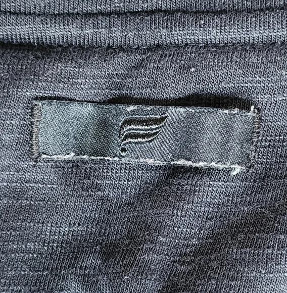 Fabletics T-Shirt - Picture 3 of 4